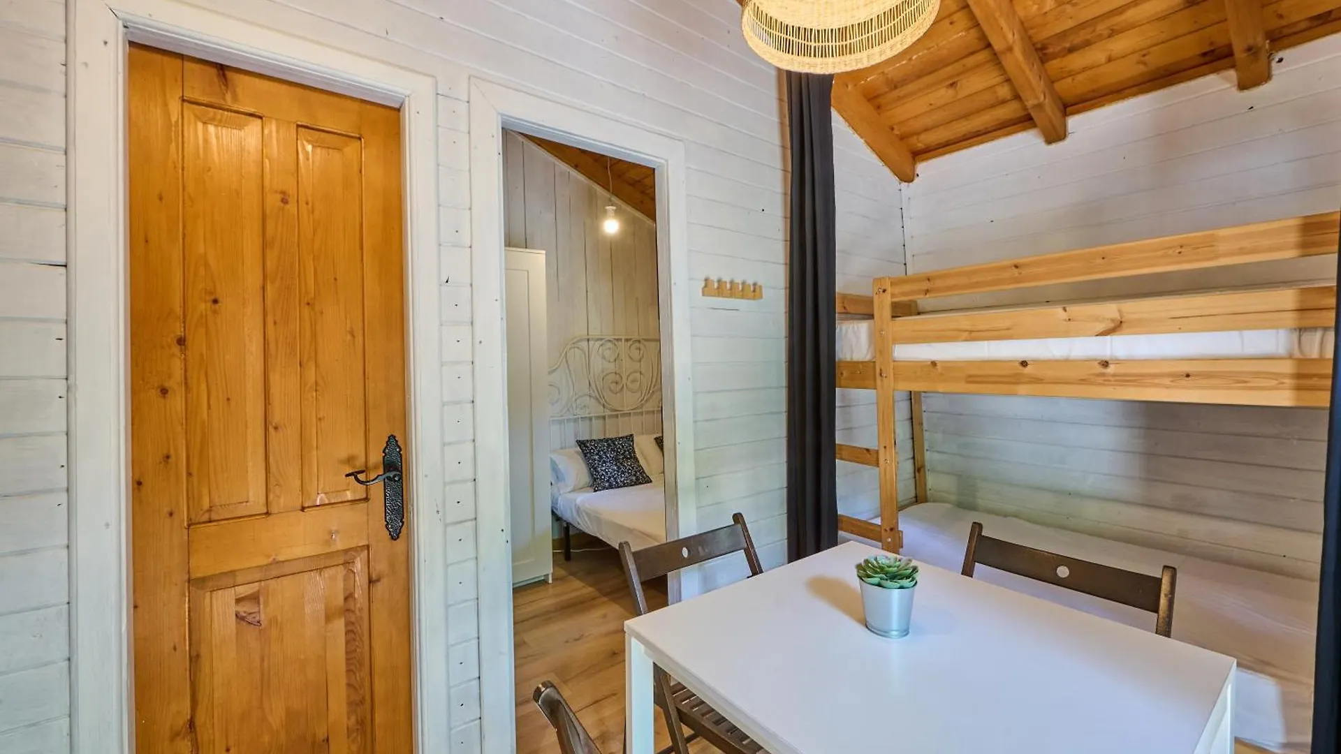 Holacamp Vall Natura Sant Miquel de Campmajor キャンプ場
